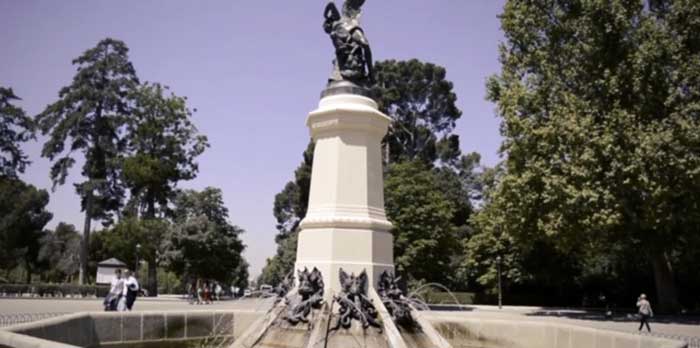 Fuente del Ángel Caído en el parque del Retiro